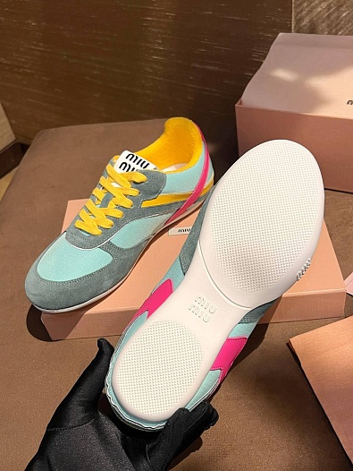Замшевые женские кроссовки MIU MIU   
