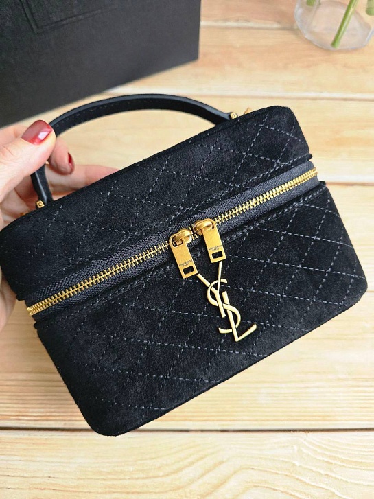 Замшевая сумка Yves Saint Laurent Gaby Vanity 17x12 см