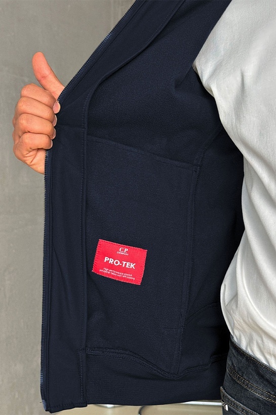 Синяя ветровка C.P. Company Pro-Tek lens detail