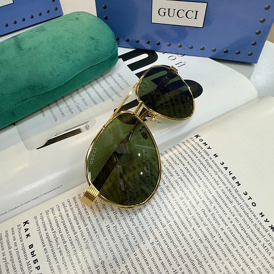 Солнцезащитные очки Gucci GG Monogram