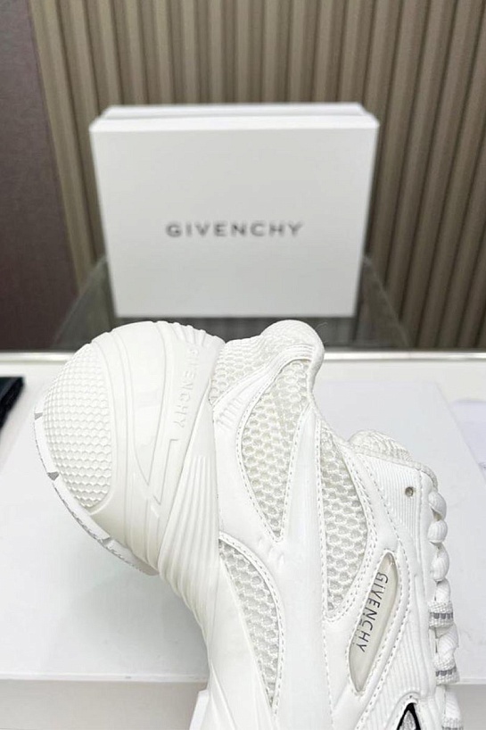 Белые комбинированные кроссовки Givenchy TK-MX Runner