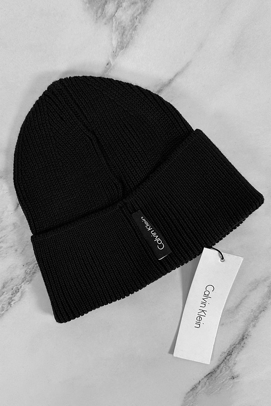 Чёрная шапка Calvin Klein Jeans monologo patch