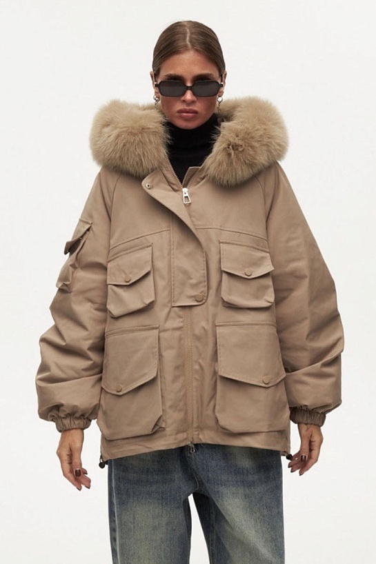 Женский бежевый пуховик с натуральным мехом Max Mara