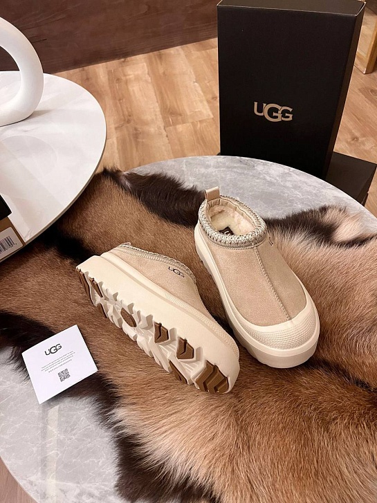 Женские слипоны UGG Tasman Weather Hybrid - Beige / White