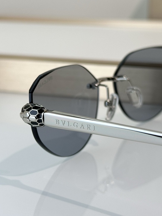 Солнцезащитные очки Bvlgari Serpenti
