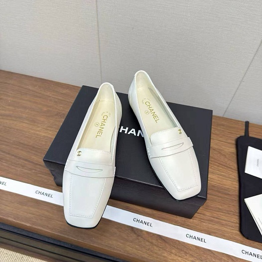 Женские кожаные лоферы Chanel premium   