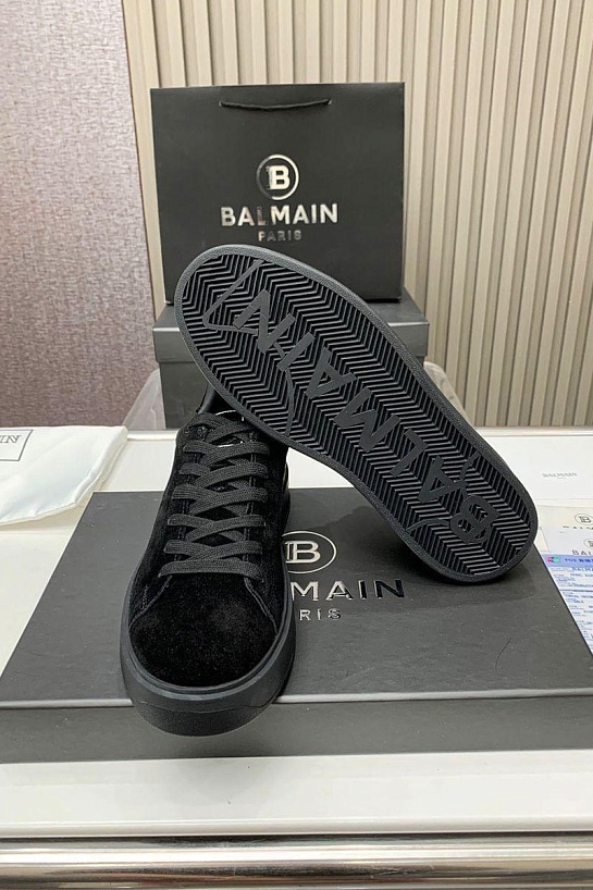 Замшевые кроссовки Balmain чёрного цвета