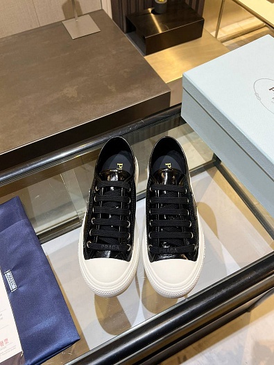 Женские кроссовки Prada чёрного цвета   