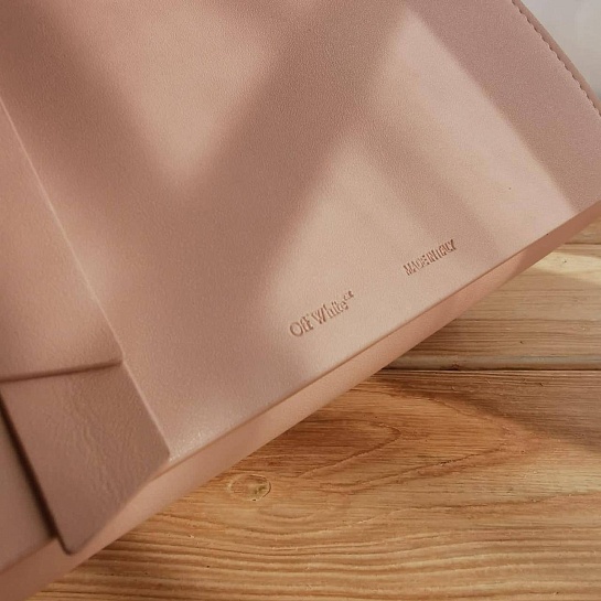 Женская кожаная сумка Off-White 25x18 см