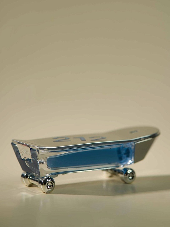 Парфюмерная вода Carolina Herrera 212 Men Heroes Forever Young (90 мл)