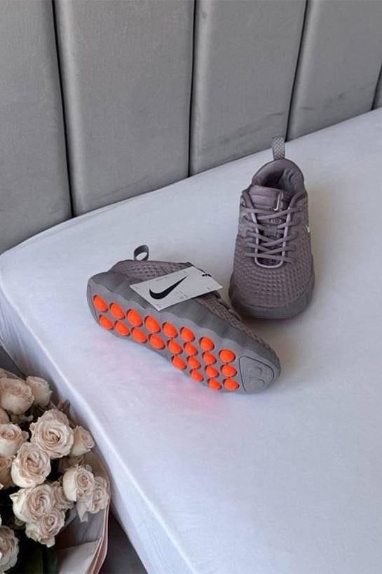 Кроссовки Nike Mind 002 