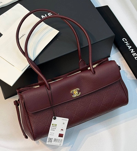 Кожаная сумка Chanel Shopping premium 15x32x11.5 см   