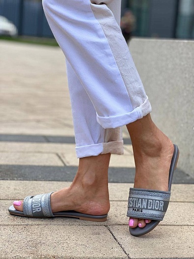 Женские шлепанцы Dior Dway Slide Embroidered Cotton   