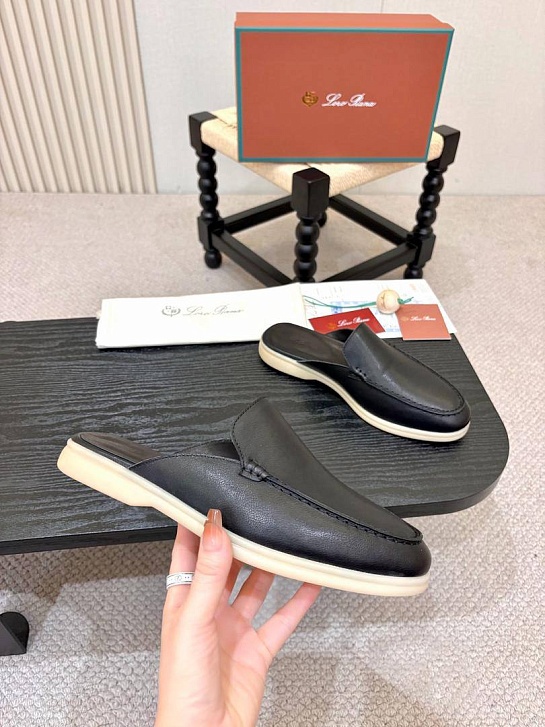 Мужские кожаные шлёпанцы Loro Piana