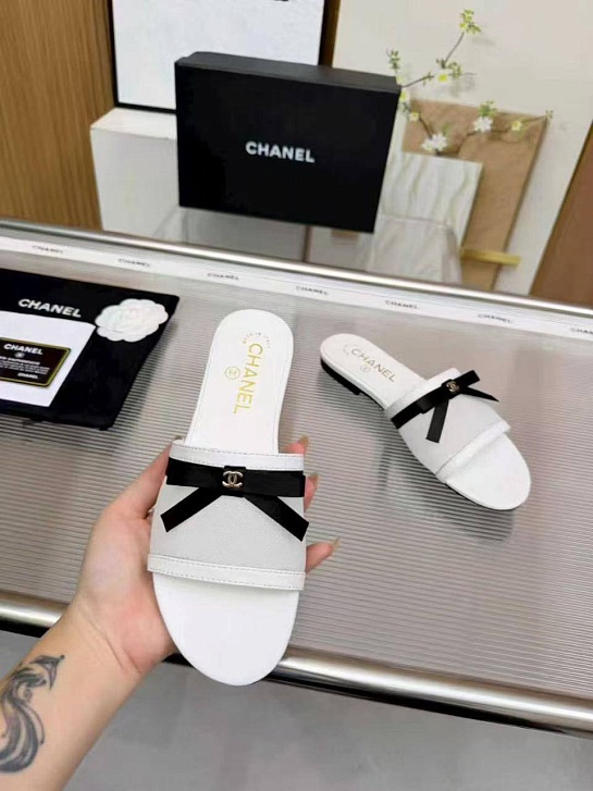 Женские кожаные шлёпанцы Chanel premium