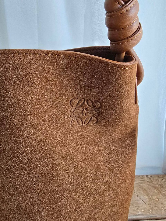 Замшевая сумка Loewe 35x30 см