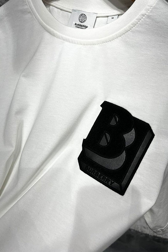 Белая оверсайз футболка Burberry Letter Graphic