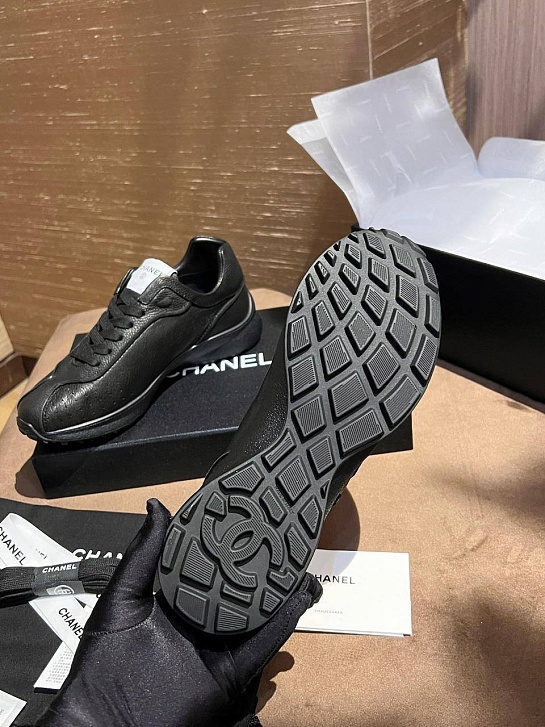 Женские кожаные кроссовки чёрного цвета Chanel premium