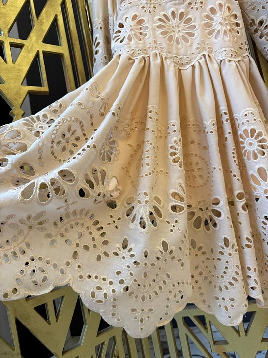 Женское бежевое платье Zimmermann с кружевами