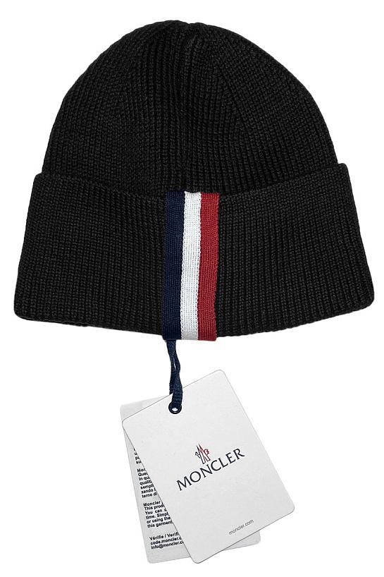 Брендовая шапка Moncler чёрного цвета