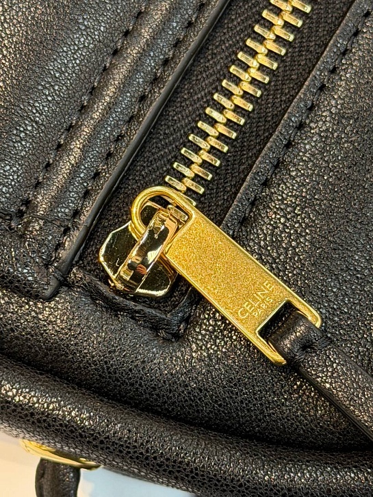Кожаная сумка Celine Little Halfmoon Soft Triomphe premium 25x13x5 см