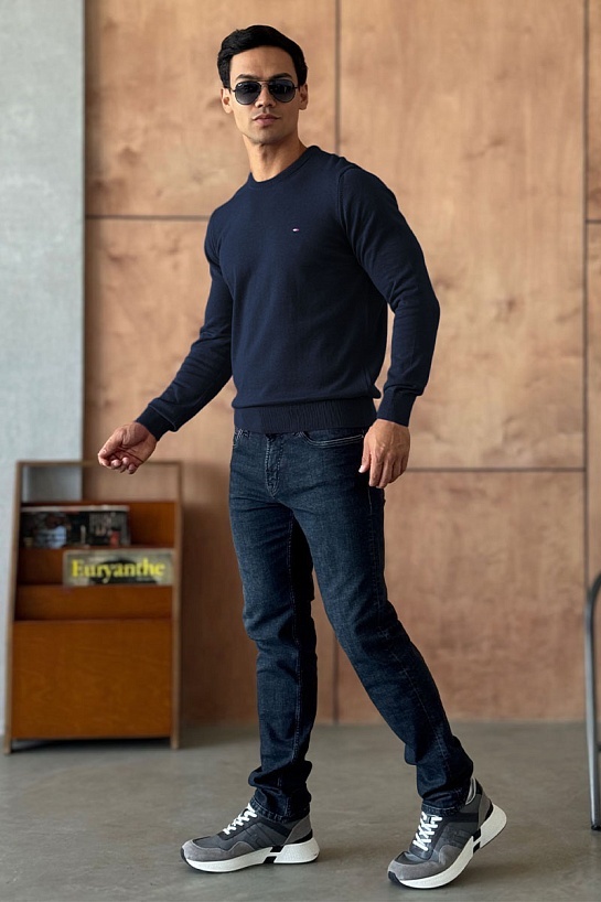 Мужская кофта Tommy Hilfiger тёмно-синего цвета logo-embroidered