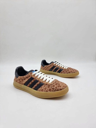 Женские кроссовки Gucci x Adidas Gazelle Collaboration - Brown   