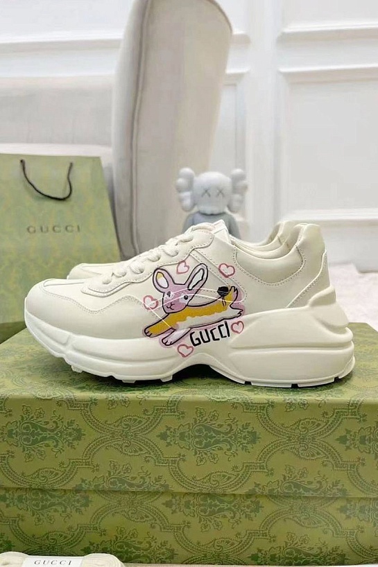 Женские кожаные кроссовки Gucci Rhyton