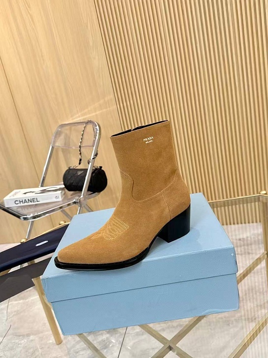 Женские замшевые сапоги Prada premium - Beige