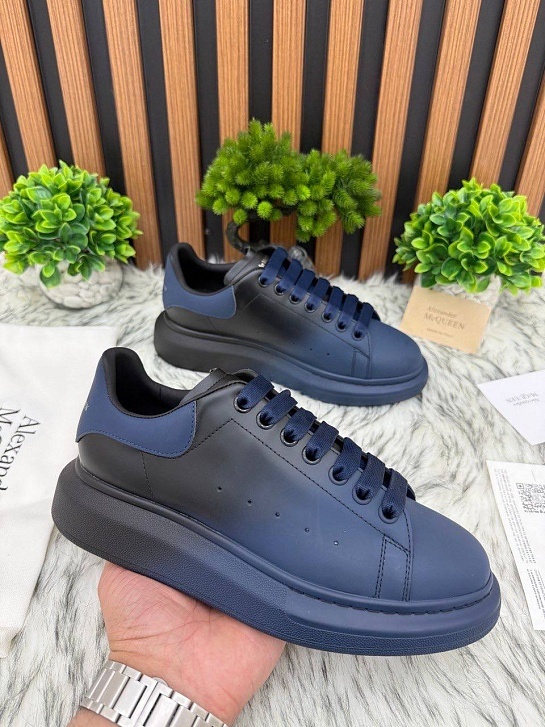 Мужские кроссовки Alexander McQueen синего цвета