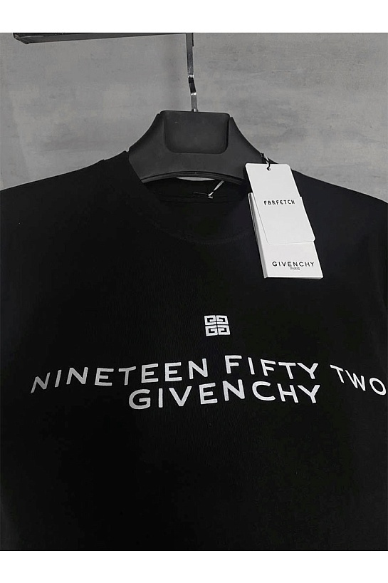 Чёрная оверсайз футболка Givenchy Nineteen Fifty Two