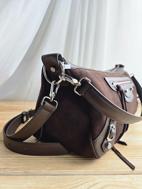 Замшевая сумка Balenciaga 40x20 см