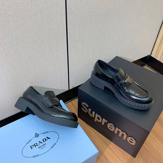 Женские кожаные лоферы Prada premium