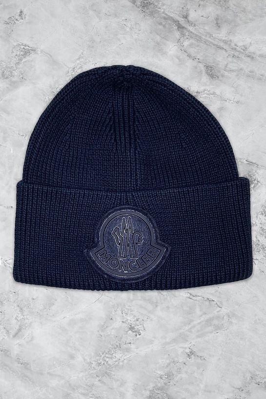 Мужская шапка тёмно-синего цвета Moncler logo-patch