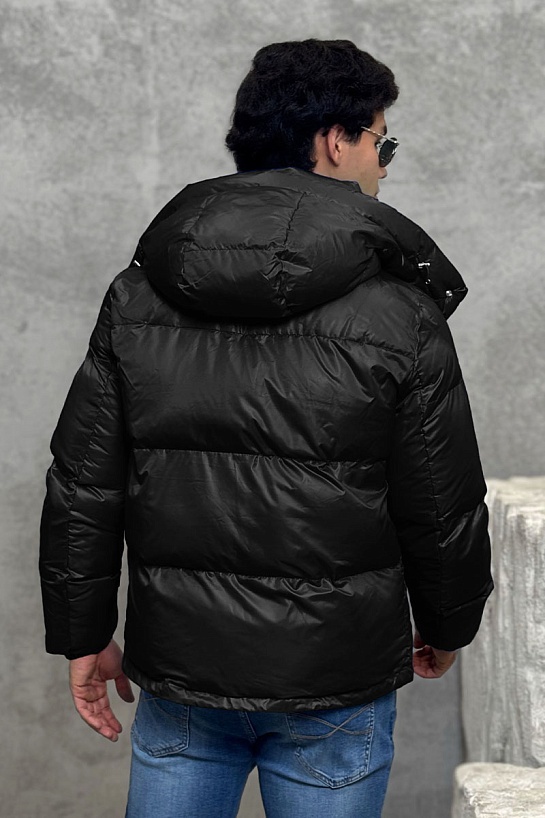 Пуховик чёрного цвета Moncler Montbeliard