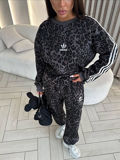 Женский костюм Adidas чёрного цвета   