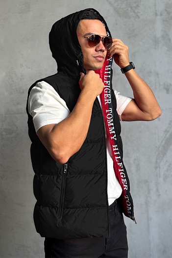 Мужской жилет Tommy Hilfiger чёрного цвета   