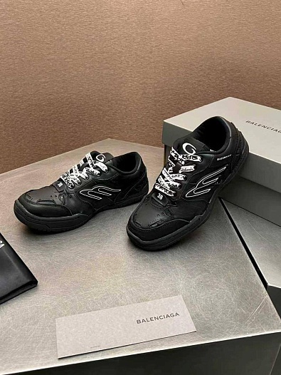 Женские кожаные кроссовки Balenciaga Hamptons Worn-Out premium   