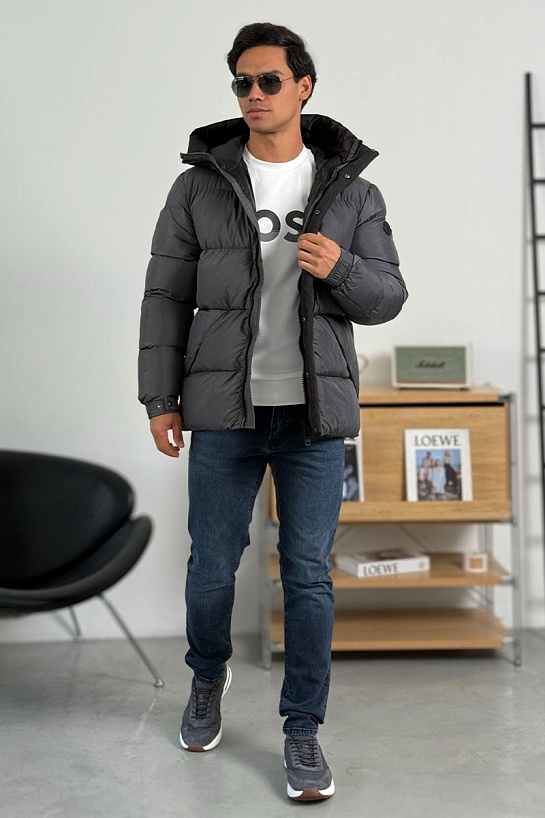 Утеплённая куртка Moncler Madeira серого цвета