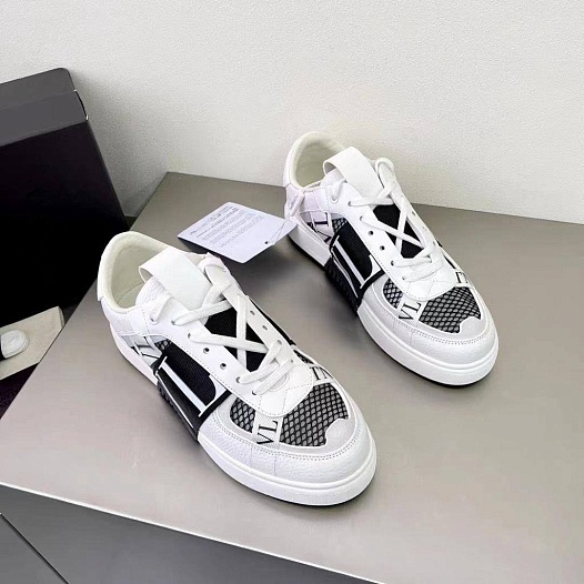 Женские комбинированные кроссовки Valentino "VLTN" - White / Black   