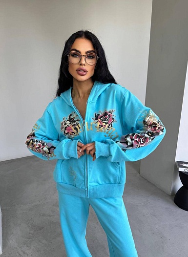 Голубой женский костюм Balenciaga   