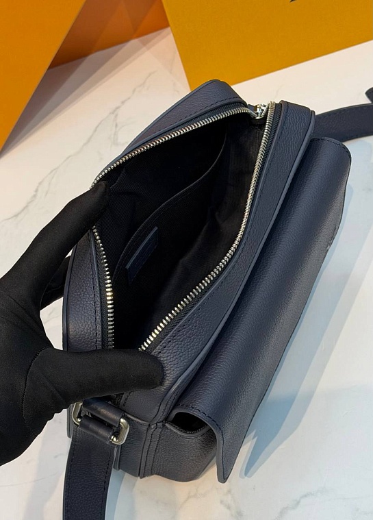 Кожаная сумка Louis Vuitton Boarding Messenger premium 24x18x9 см