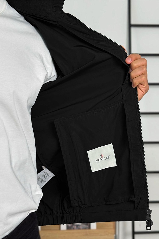 Мужская чёрная ветровка Moncler Fetuque