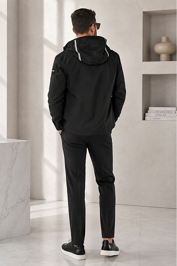 Мужская ветровка чёрного цвета Hugo Boss   