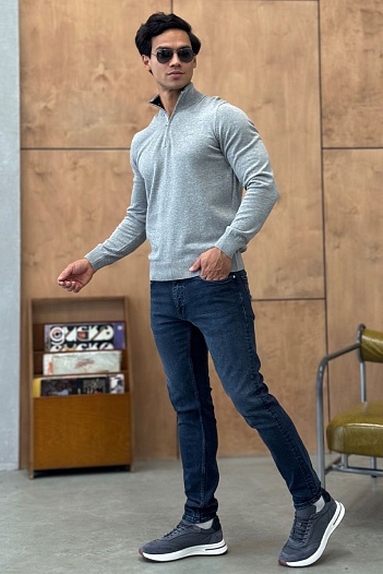 Мужской джемпер Hugo Boss серого цвета   