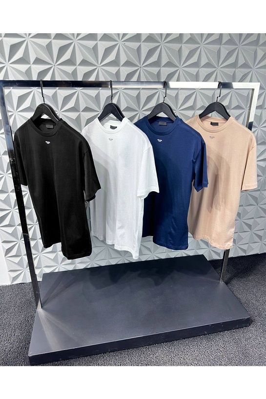 Футболка чёрного цвета Prada Milano