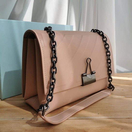 Женская кожаная сумка Off-White 25x18 см