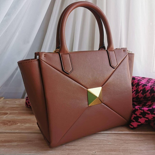 Женская сумка Valentino One Stud 25x23 см - Brown   