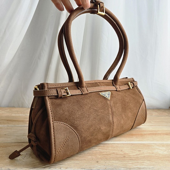 Замшевая сумка Prada Bonnie medium 32x14 см