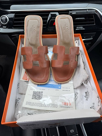 Женские кожаные шлёпанцы Hermes Oran   